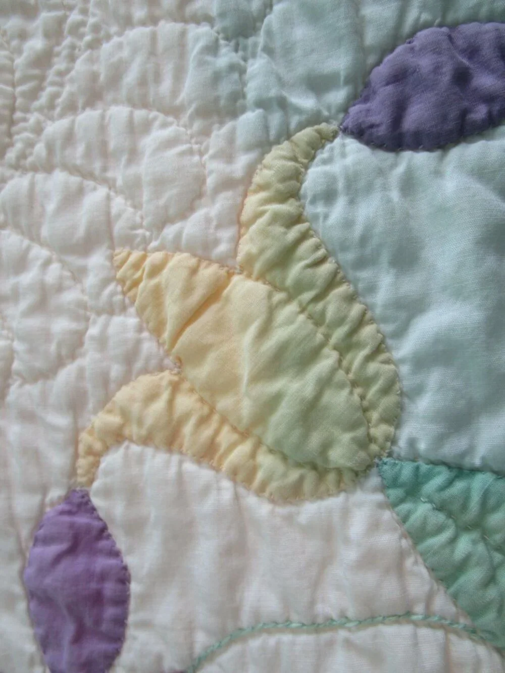 Tulip Wreath Floral Patchwork Quilt Pastel Yellow Purple Green Appliqué Damage